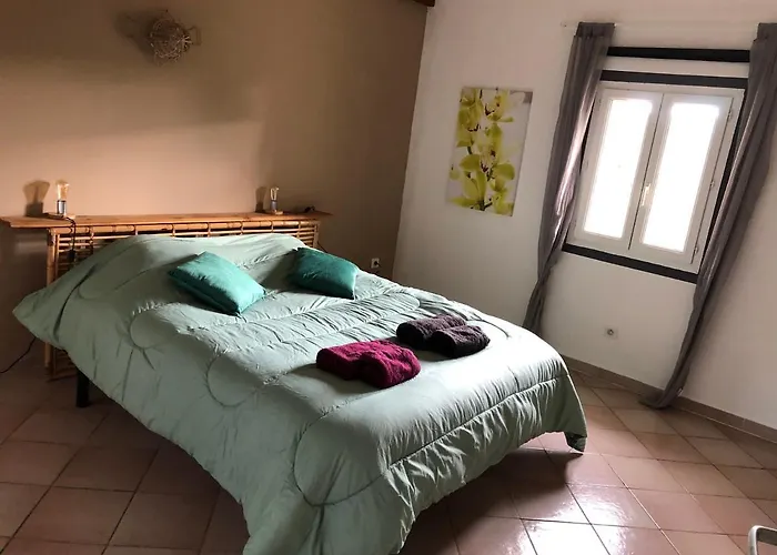 Le Verso Ναρμπόν